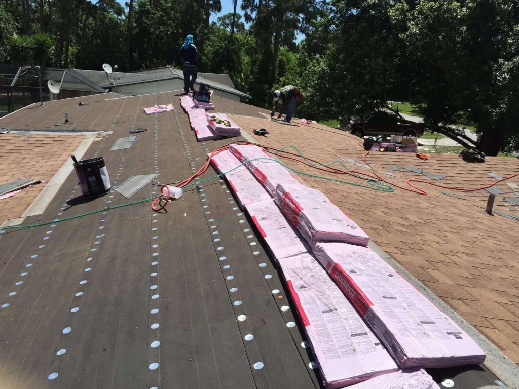 Roofing installer Port St. Lucie FL delivering expert roof installation services.